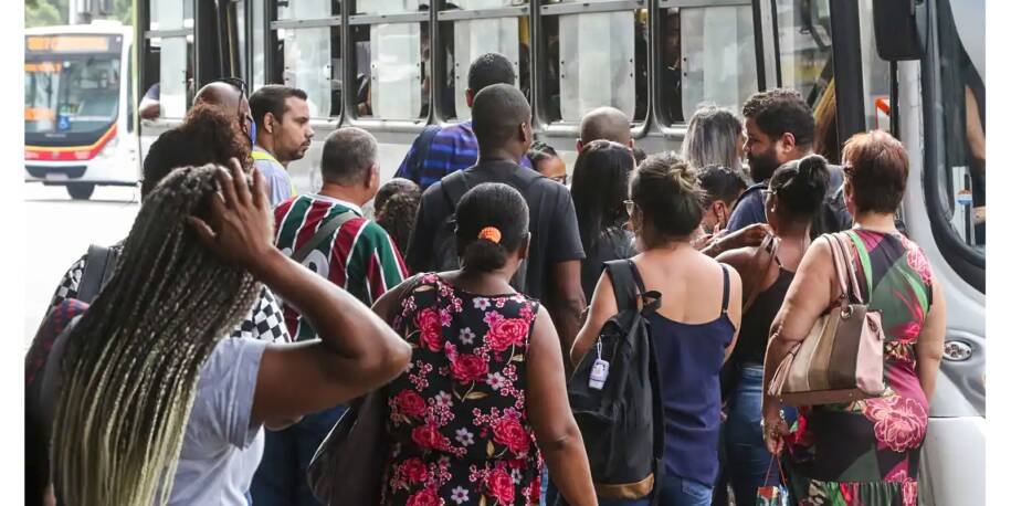 IBGE revela queda de 21,7% em busca de emprego há mais de dois anos