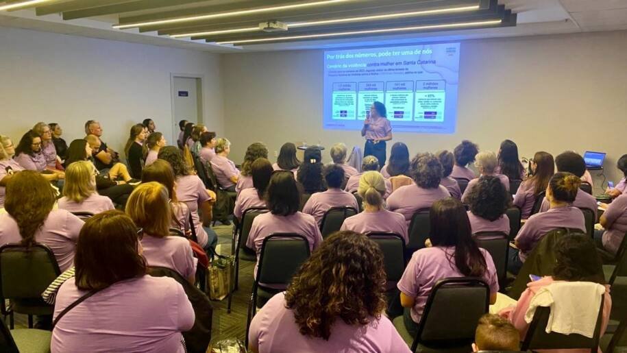 Instituto Natura e Avon promovem debate sobre violência em Joinville e revelam dados alarmantes