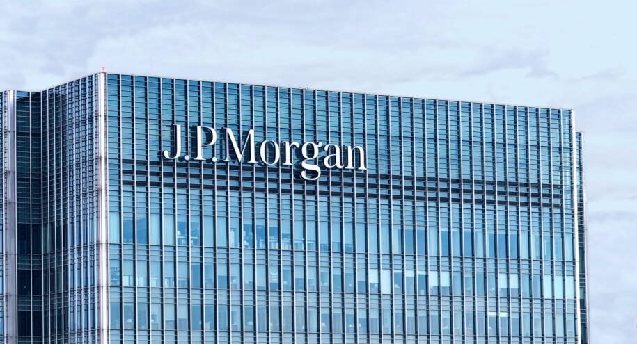 Jamie Dimon avisa que JP Morgan repensa sede em Londres se Starmer sair do cargo