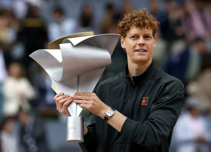 Jannik Sinner conquista Masters 1000 de Madri e desafia Zverev em nova derrota