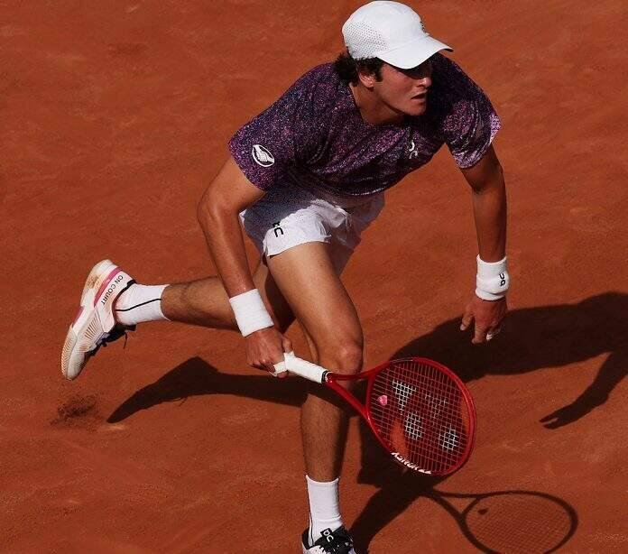 João Fonseca derrota Luka Pavlovic e avança em Roland Garros com garra!