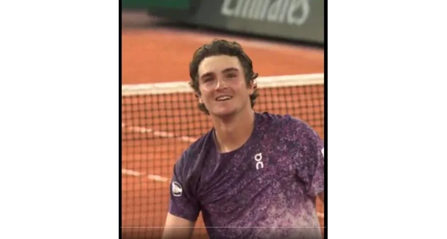 João Fonseca derruba Djokovic em virada épica e avança às oitavas de Roland Garros