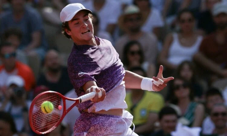 João Fonseca supera Luka Pavlovic e avança em Roland Garros; próximo desafio é tenso