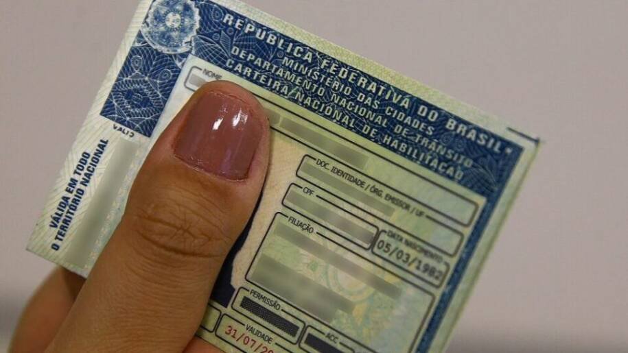Juíza Fernanda Itri Pelligrini determina bloqueio de CNH e passaporte de devedores