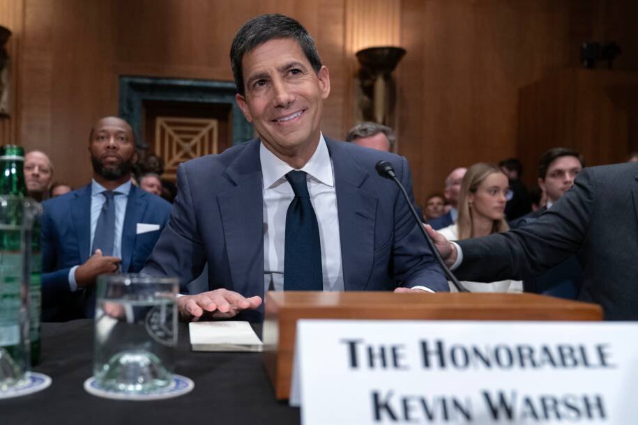 Kevin Warsh assume presidência do Fed com presença de Donald Trump e novidades econômicas