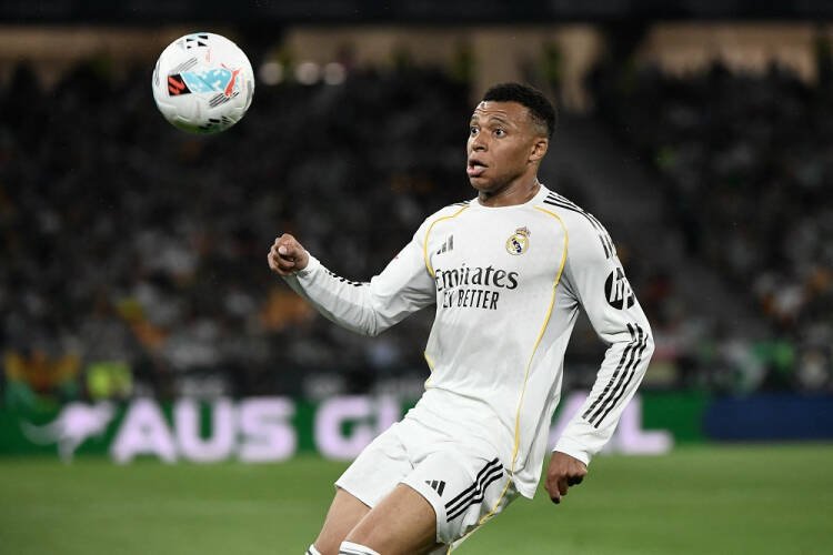 Kylian Mbappé discute com comissão técnica e gera petição com 3 milhões de assinaturas