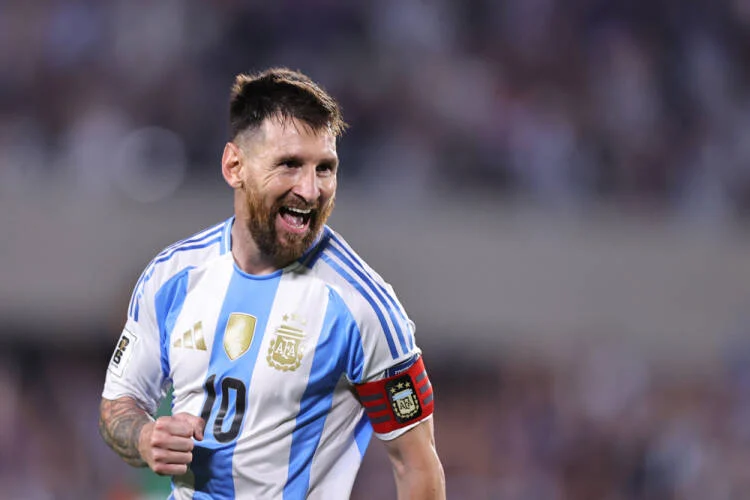 Lionel Messi quebra recorde e se torna o maior artilheiro da Argentina em Copas