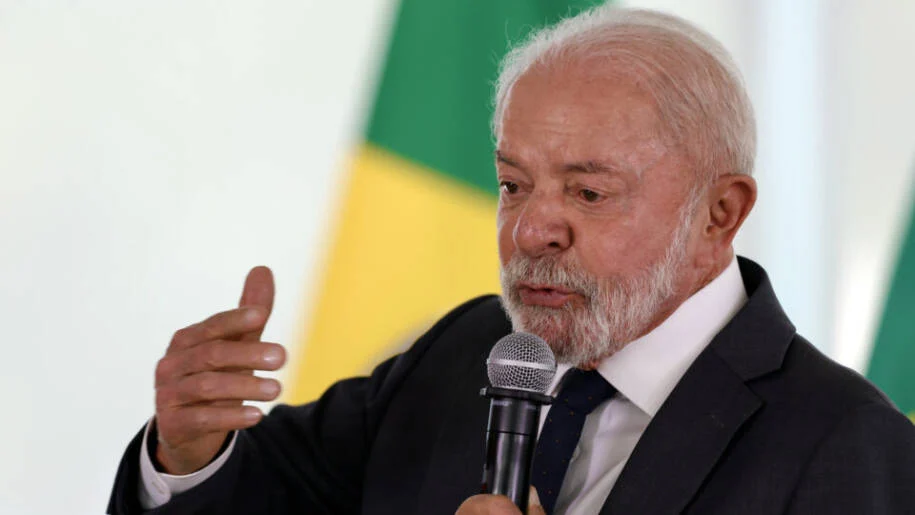 Lula lança programa Move Aplicativos com R$ 30 bilhões para motoristas e taxistas