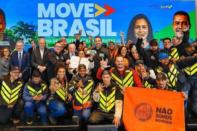 Lula Lança R$ 30 Bilhões em Crédito para Taxistas e Motoristas de App e Promete Facilitar Vida