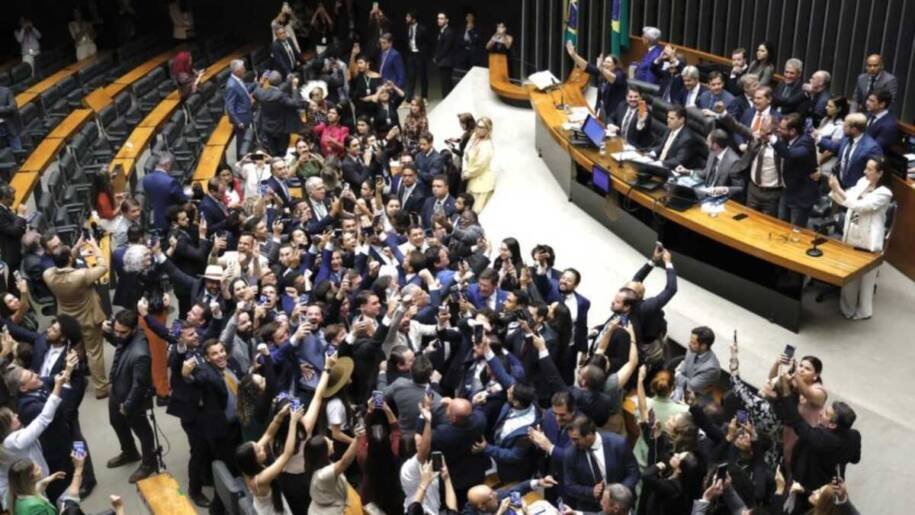 Lula perde para Congresso: PL da Dosimetria beneficia Jair Bolsonaro e outros 190