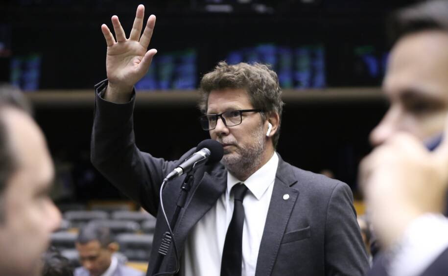 Mario Frias nega desvio de R$ 2 milhões de emendas para filme 'Dark Horse'