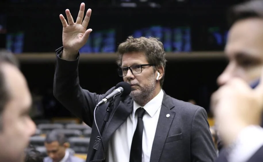 Mario Frias nega desvio de R$ 2 milhões de emendas para filme ‘Dark Horse’