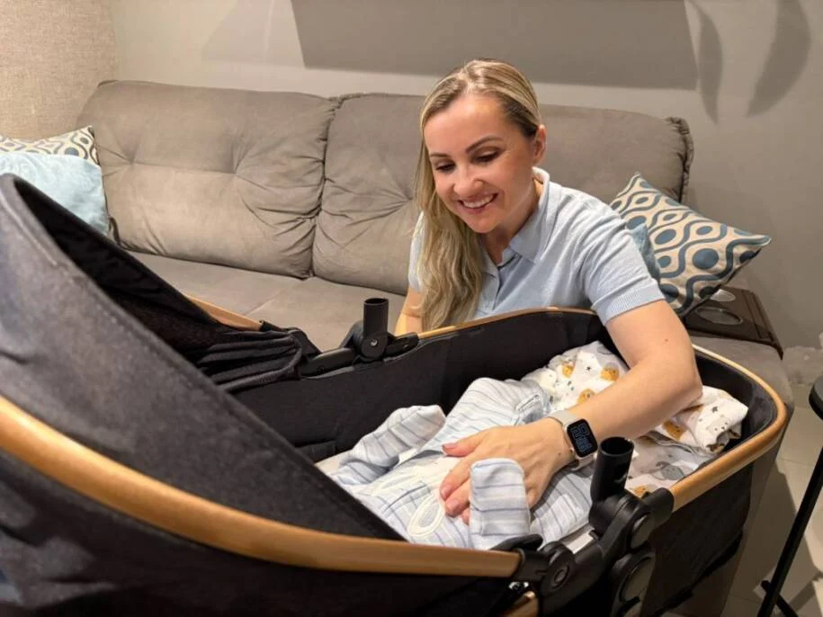 Mikaelly Orsi celebra Dia das Mães com Samuel após quase oito anos de espera