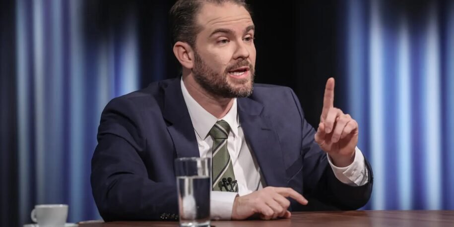 Ministro Dario Durigan propõe regulamentação flexível para IA com níveis de risco