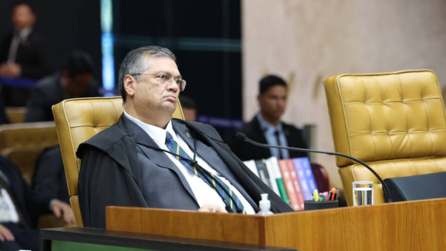 Ministro Flávio Dino pede vista e suspende julgamento sobre royalties de petróleo