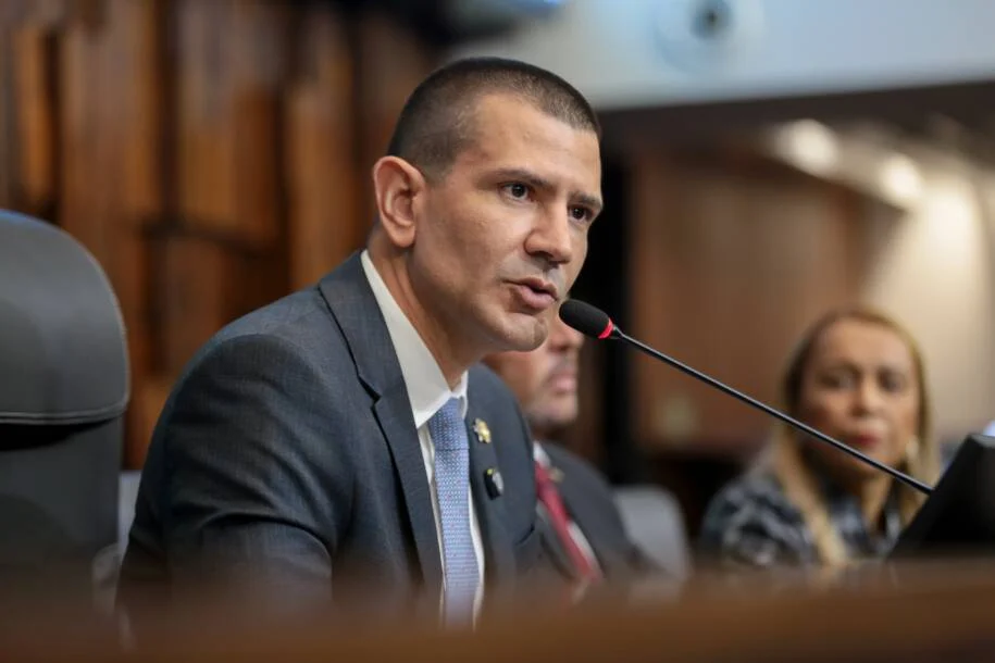 Ministro Luiz Fux nega pedido de Douglas Ruas e mantém Ricardo Couto no governo do RJ