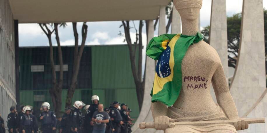 Ministro Moraes nega revisão de pena para Débora do Batom após veto de Lula