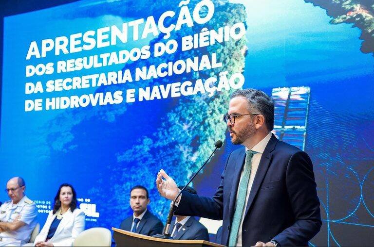 Ministro Tomé Franca revela crescimento histórico no transporte hidroviário brasileiro