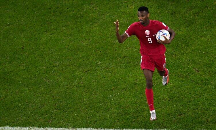 Mohammed Muntari marca gol histórico e se torna ícone da seleção do Catar