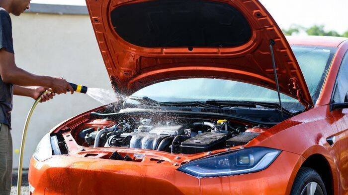 Montadoras alertam: Lavar o motor pode causar falhas e prejuízos altos