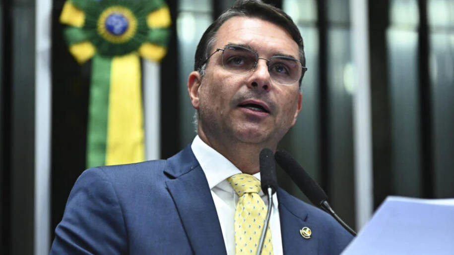 Oposição propõe remuneração por hora e critica PEC do fim da escala 6×1