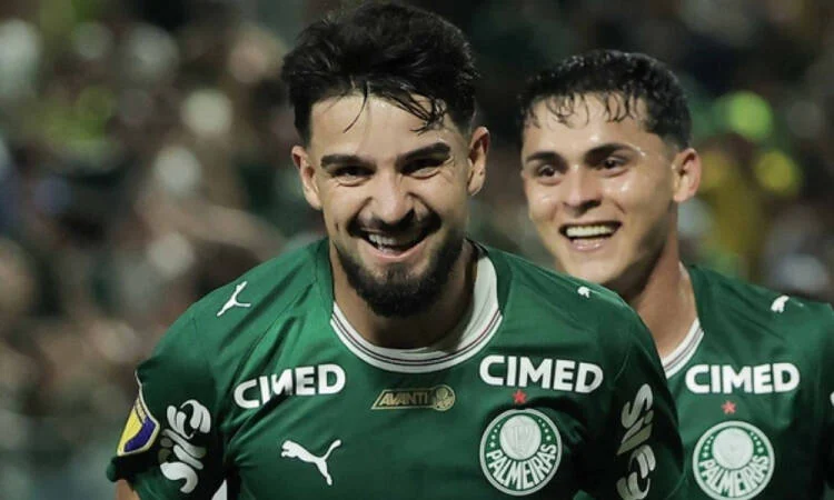 Palmeiras e Santos empatam em clássico tenso com gol anulado e volta de Paulinho
