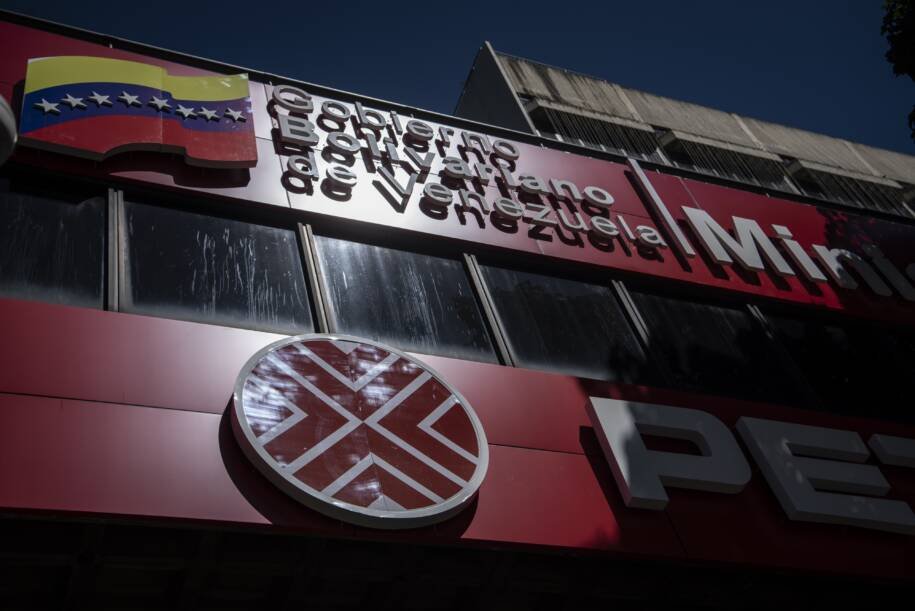 PDVSA revela contrato que pode favorecer Estado venezuelano e gera tensão internacional