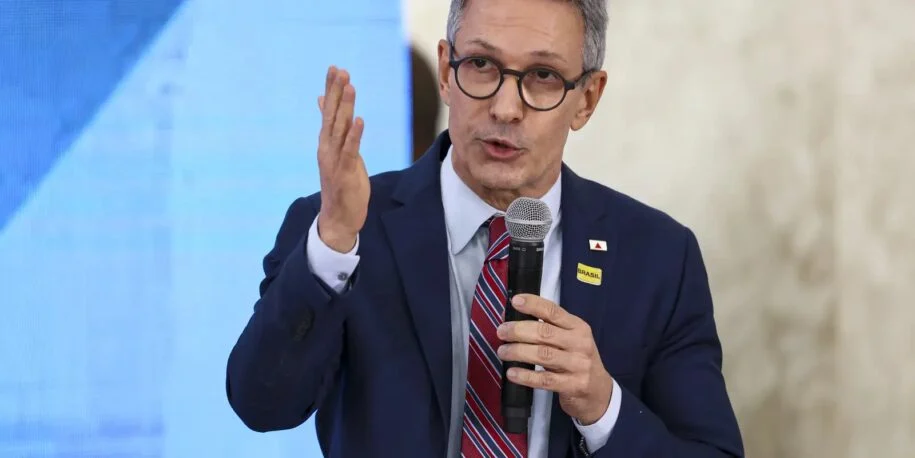 PGR denuncia Romeu Zema por calúnia contra Gilmar Mendes em embate político