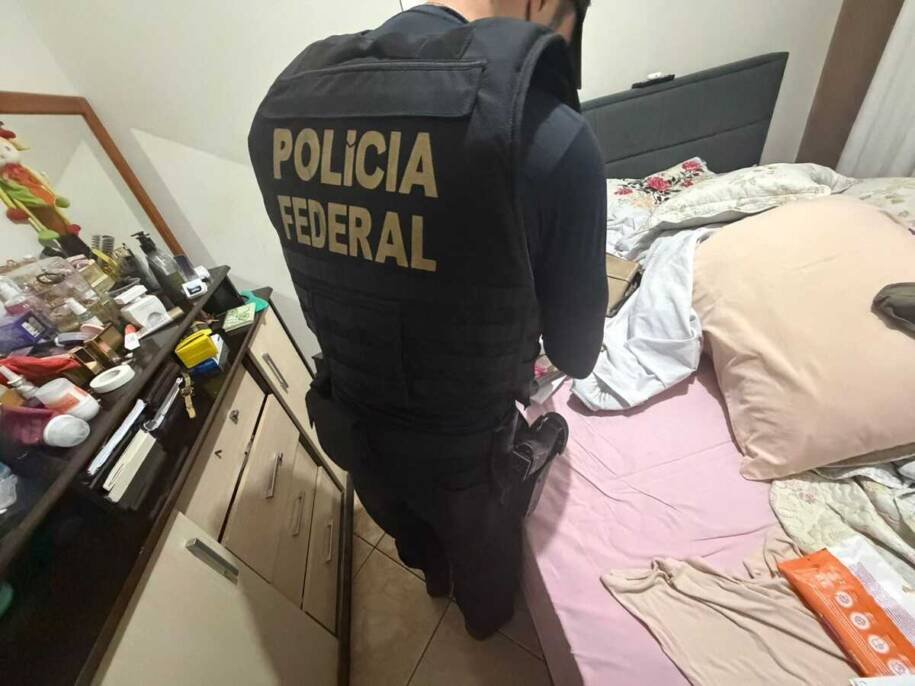 Polícia Federal apreende celulares e computadores em investigação sobre Banco Master