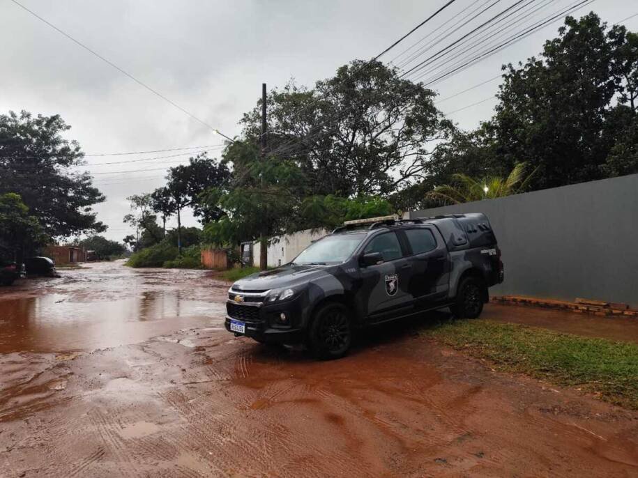 Policiais do Choque enfrentam Peixeira, suspeito com 77 passagens, em Campo Grande