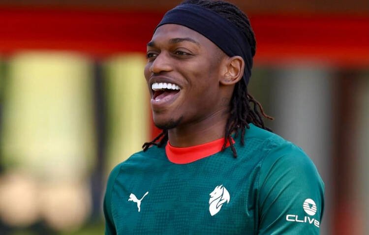 Rafael Leão decide deixar o Milan após 2025/26 e mira Manchester United