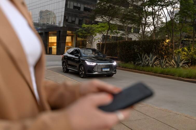 Rhino lança app de transporte com carros blindados e promete segurança em SP