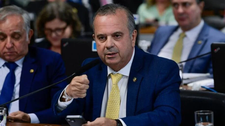 Rogério Marinho propõe jornada flexível após fim da escala 6×1 na Câmara
