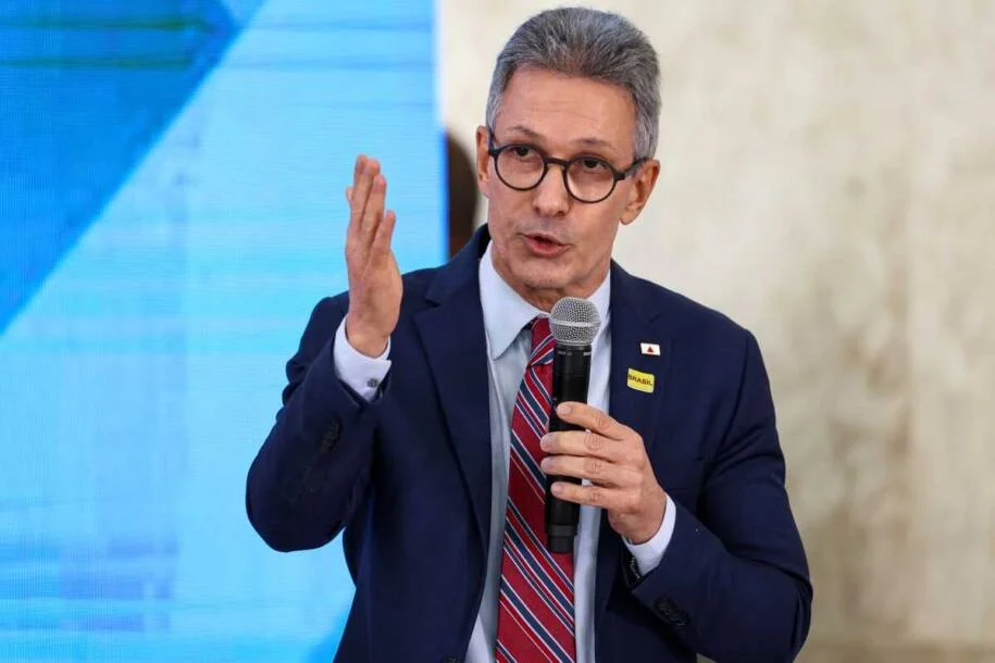 Romeu Zema promete privatizar estatais e critica aposentadorias no Brasil