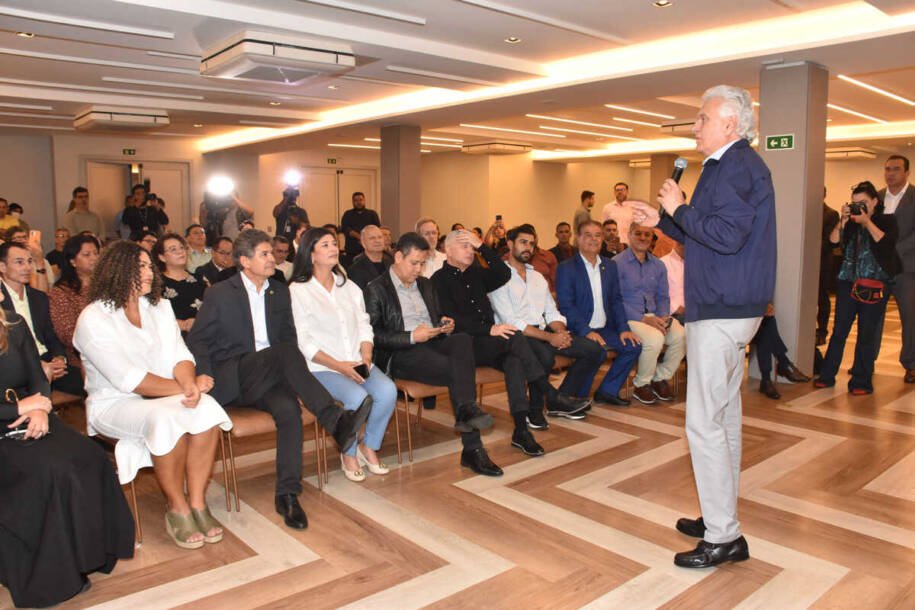 Ronaldo Caiado critica Lula e defende competência em meio a desordem institucional