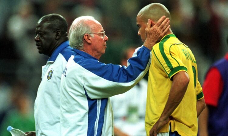 Ronaldo Fenômeno se consagra como maior artilheiro do Brasil em Copas do Mundo