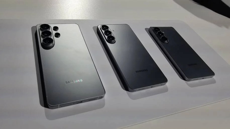 Samsung revela Galaxy S26 FE com design inovador e câmera tripla surpreendente