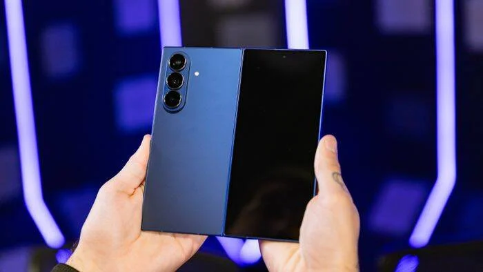 Samsung revela Galaxy Z Fold 8 Wide com menos câmeras e preço mais baixo!