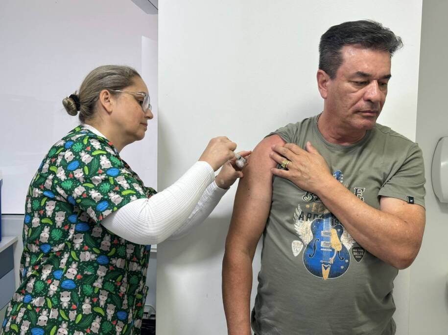 Santa Catarina enfrenta crise vacinal: apenas 1 cidade supera 93% de imunização