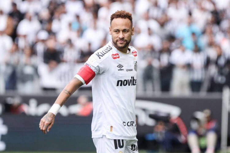 Santos é atropelado pelo Coritiba e Neymar vive confusão com a arbitragem