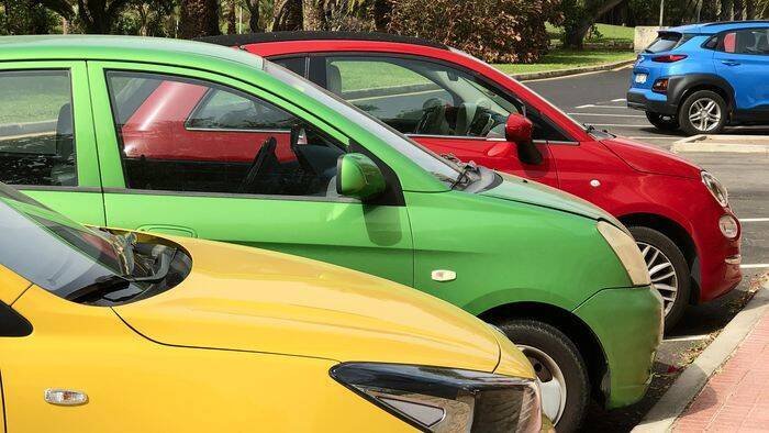 Seguradoras revelam: cor do carro impacta no preço do seguro e acidentes!