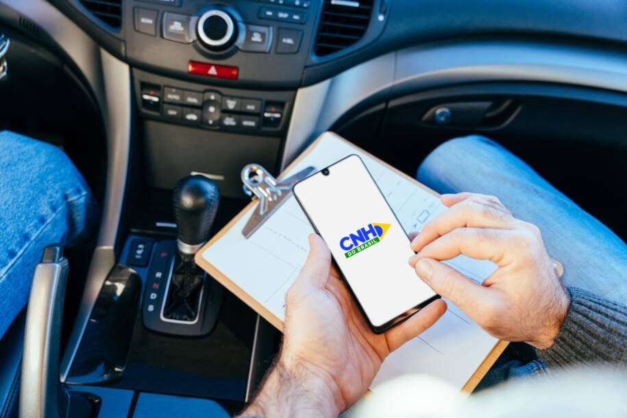 SENATRAN reformula CNH do Brasil e instrutores ganham nova jornada digital