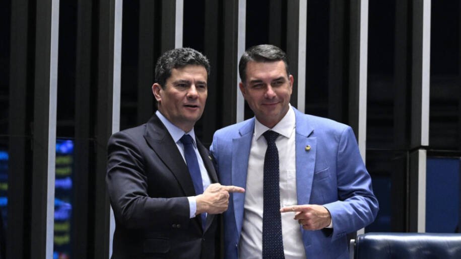 Sergio Moro defende Flávio Bolsonaro após áudio polêmico sobre filme