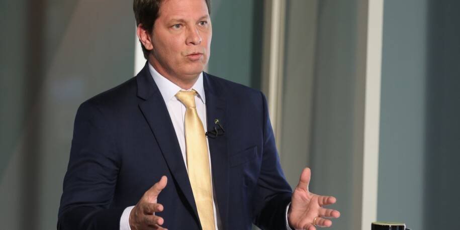 STF tenta notificar Mário Frias sobre R$ 2 milhões para filme de Bolsonaro