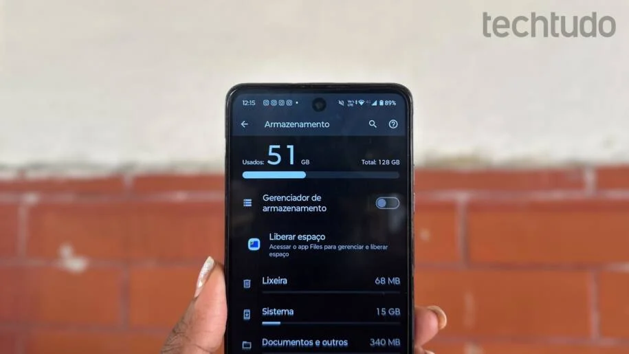 TechTudo revela 8 erros que destroem o desempenho do celular rapidamente