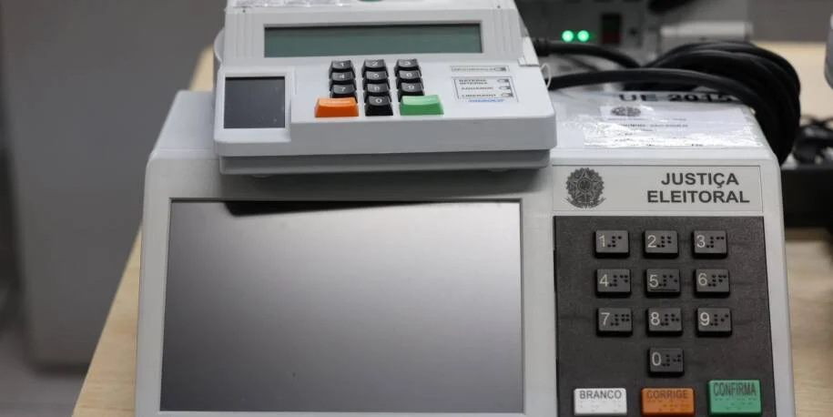 TSE realiza testes de segurança e combate fake news sobre urnas eletrônicas