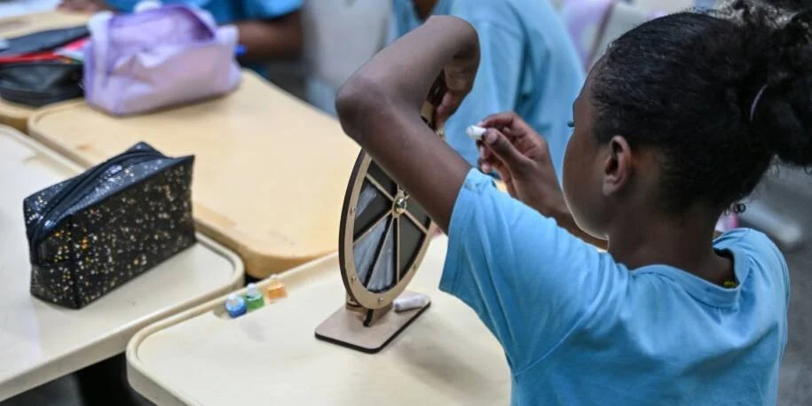 Victor Prado lança projeto inovador que envolve 100 alunos em Petrópolis