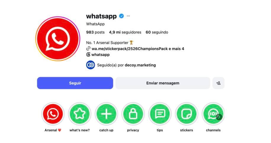 WhatsApp troca logo para vermelho em ação promocional com Arsenal após conquista