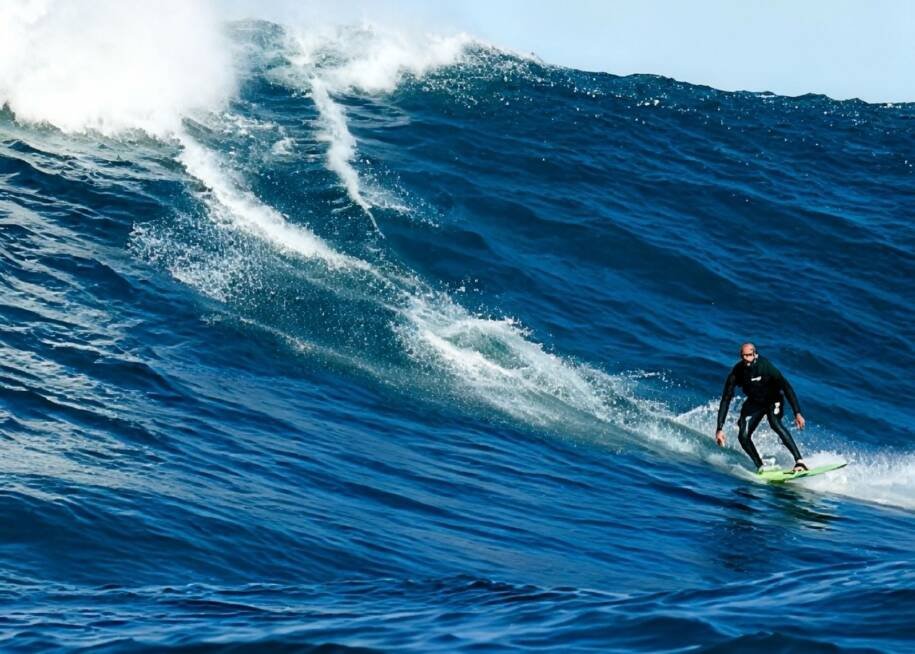 Will Santana supera acidente e brilha na Laje da Jagua, a 'Nazaré brasileira'