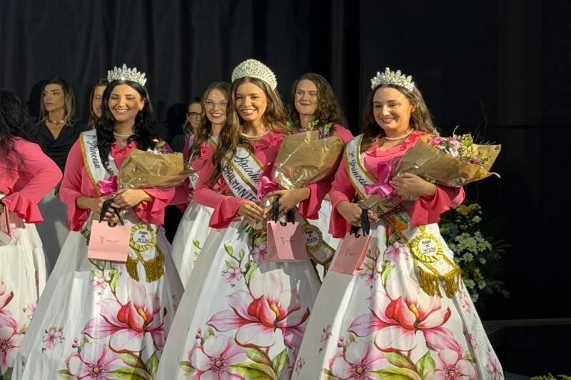 Yasmin Merízio Padilha é eleita Rainha da 40ª Festa Nacional do Colono em Itajaí